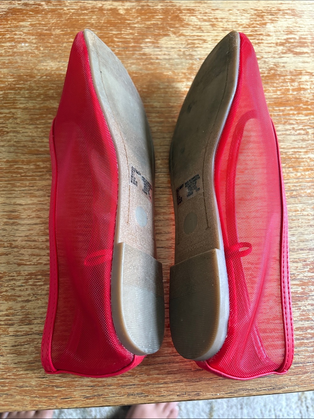 Like New Old Navy Red Mesh Women's Slip-On Ballet Flats Size 7 Trendy! - Picture 4 of 5